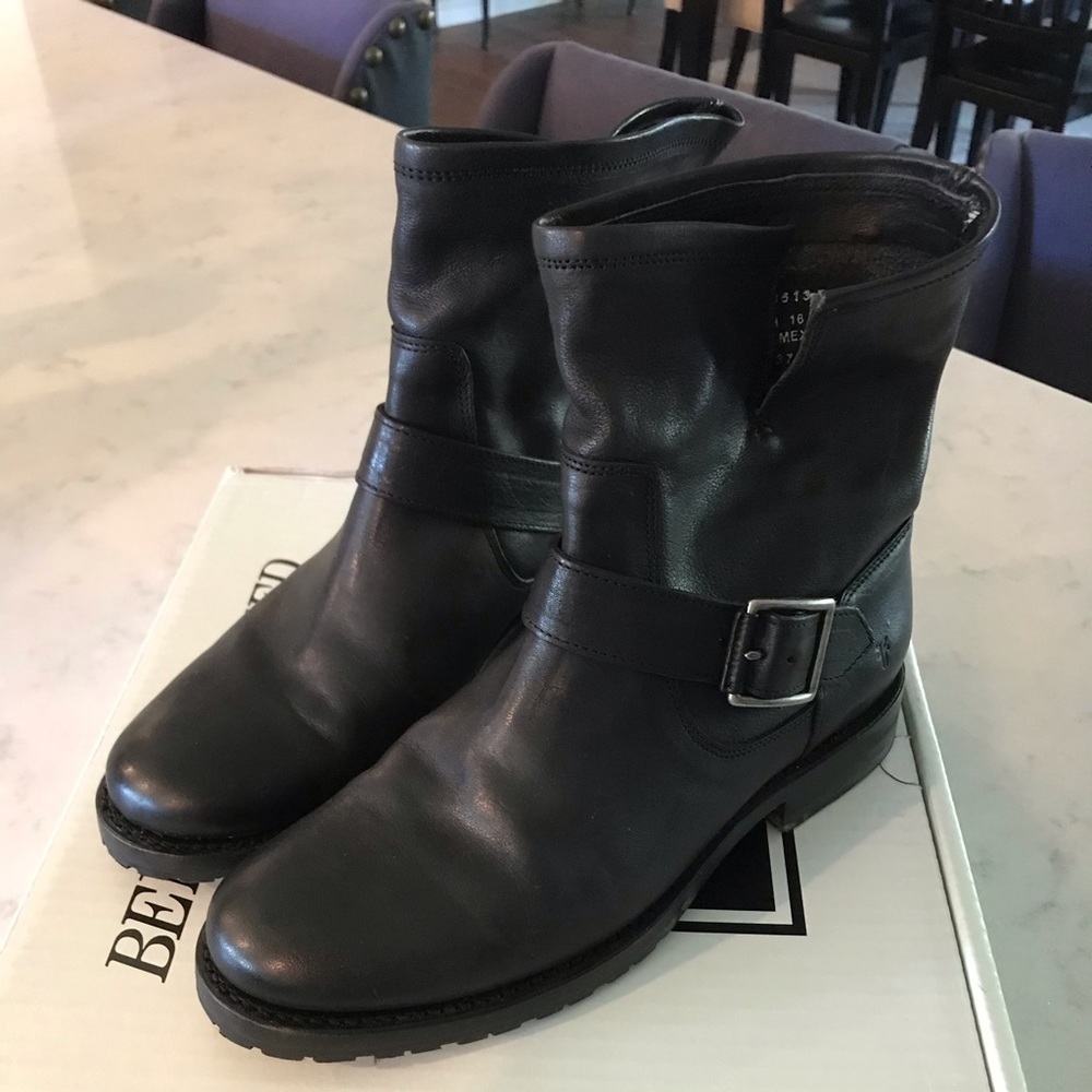 Frye Womens Natalie Short Engineer Boot - Sz 7.5